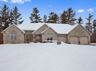 W8961 Pinecrest Ln, Shawano, WI 54166