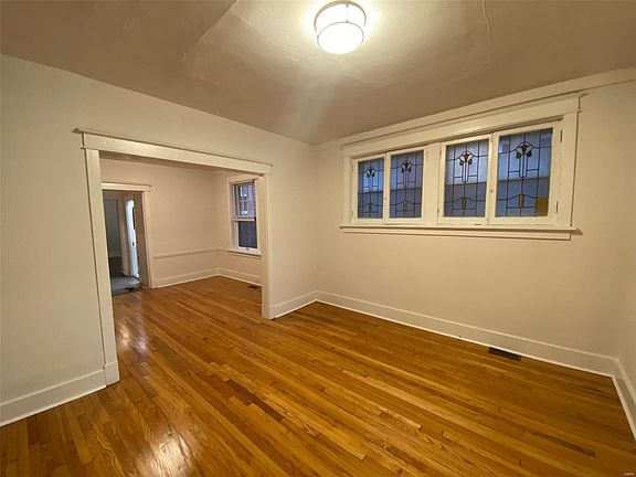 3rd image of 1344 McCausland Ave