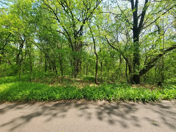 39091 N Mound Ave, Spring Grove, IL 60081