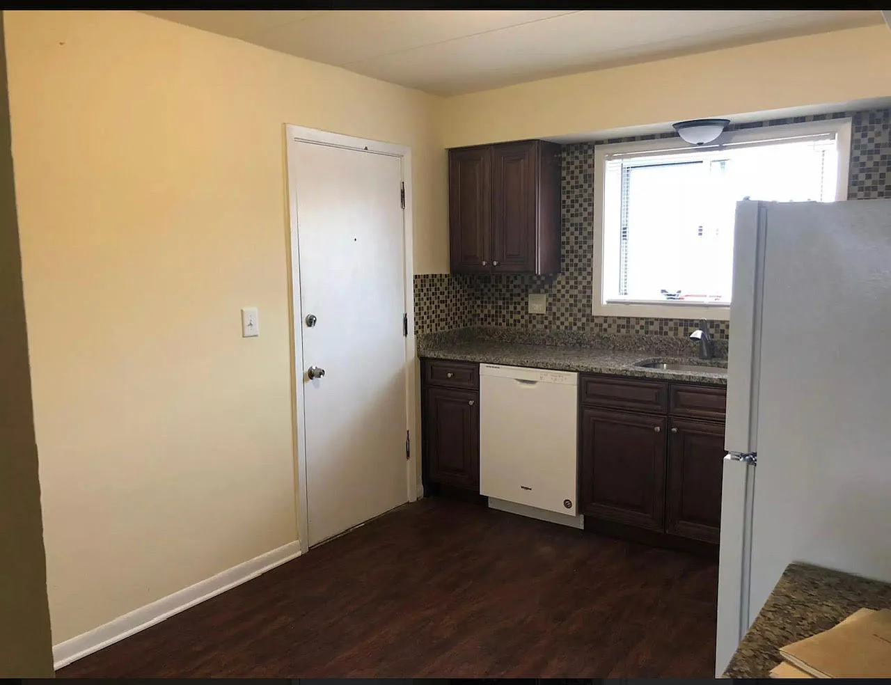 2 bed, 1000 sqft, $1,950 — Photo 2