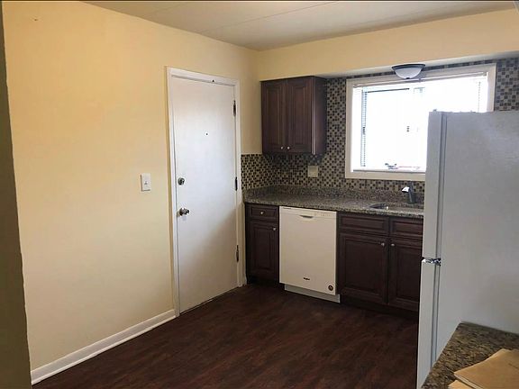 2nd image of 1306 Carol St #2B