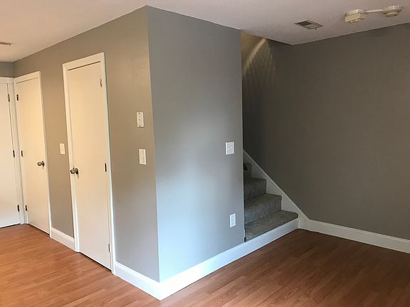 4th image of 705 Elmwood Dr