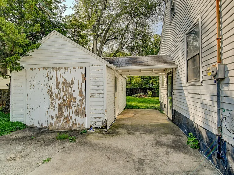 759 E Lawrence St — Photo 5