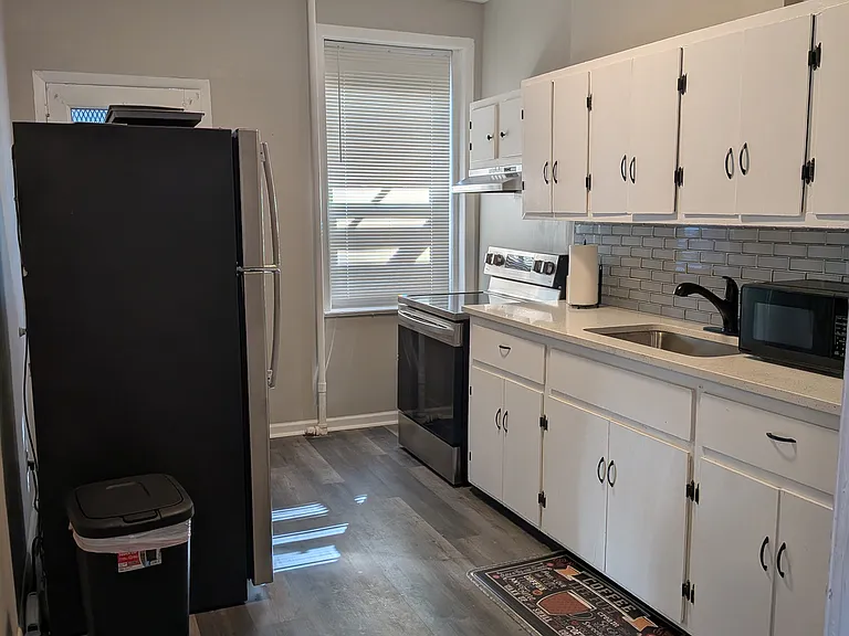 1011 Brooklyn Ave #1S — Photo 7