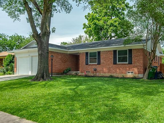 3rd image of 4013 Sweetbriar Dr