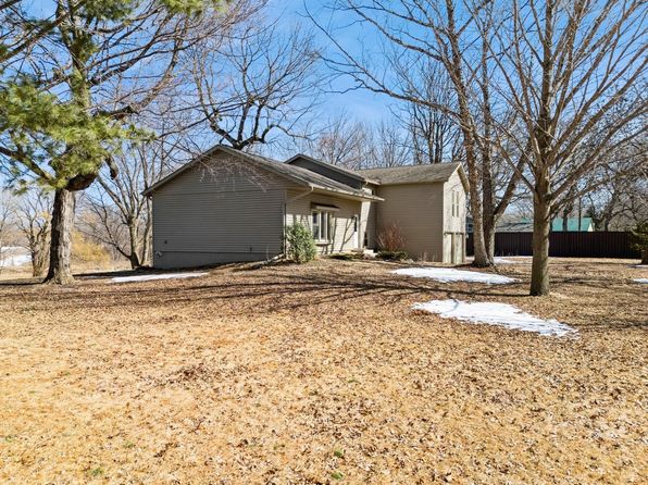 32045 Sanborn Dr, Montgomery, MN 56069