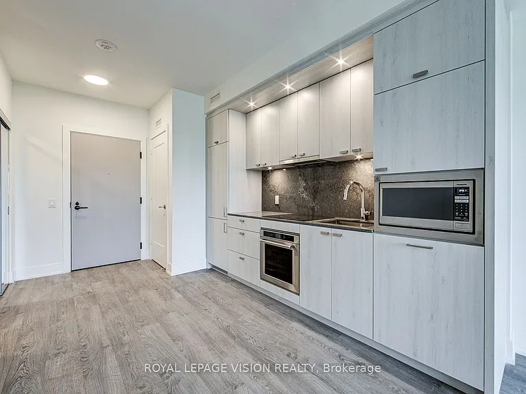 858 Dupont St #723 — Photo 12