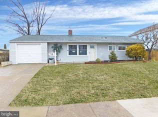 75 Timber Ln, Levittown, PA 19054