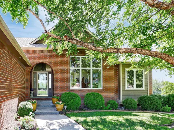 516 N Fiddlers Creek St, Valley Center, KS 67147