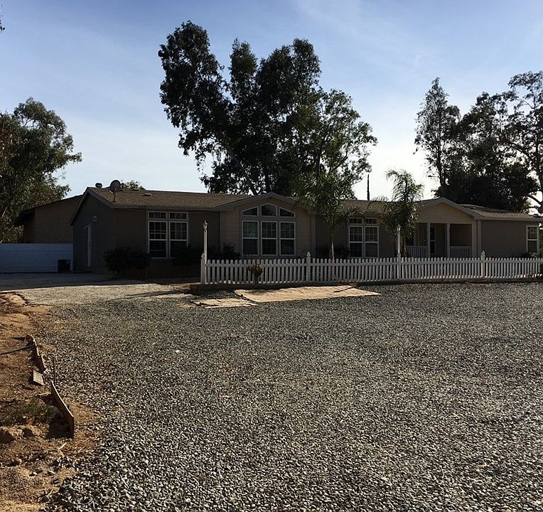 1st image of 21855 Palm Ln