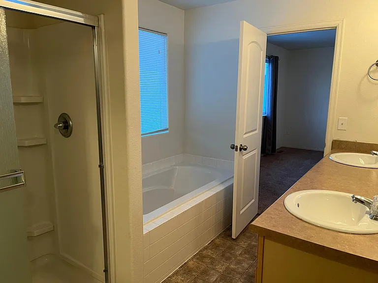4445 Georgetown Dr — Photo 10