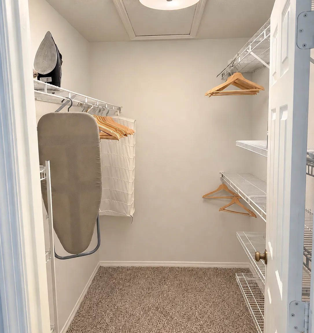 2 bed, 1212 sqft, $2,200 — Photo 4