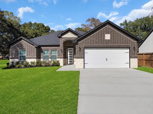 8426 Swiftwater Ln, Houston, TX 77075