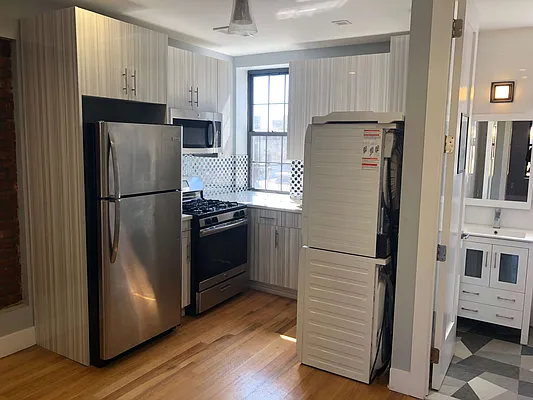 Rented by Osric Management LLC | media 9