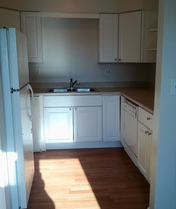 1st image of 4313 Centennial Ct APT 03