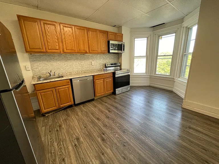 207 N 4th St #2 — Photo 9