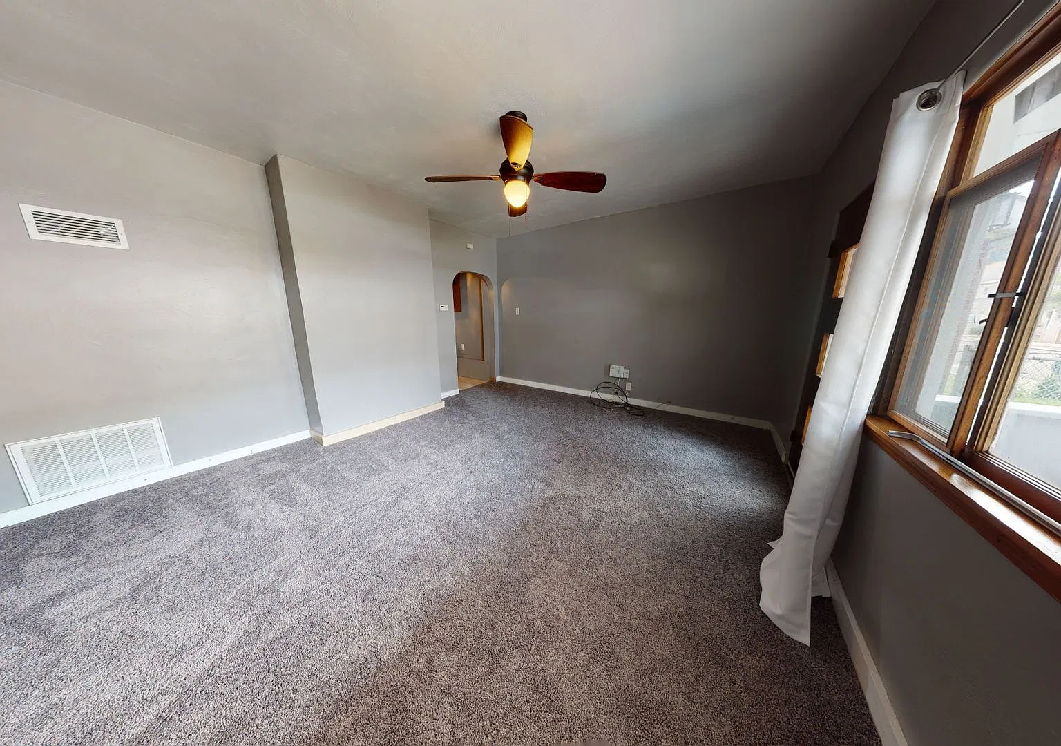 Refreshed 2 Bed 1 Bath Home for Rent in McKees Rocks — Photo 2