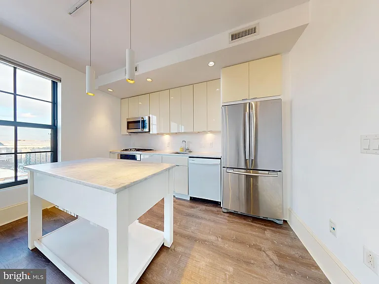 1011 M St NW #804 — Photo 3