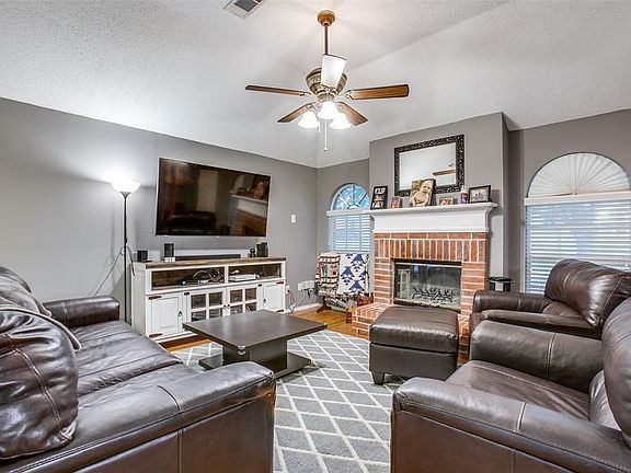 4th image of 1309 Aspen Ln