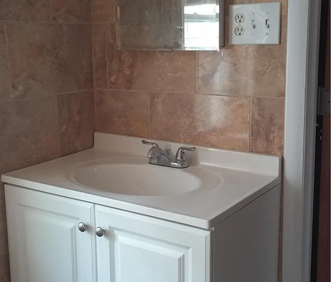 2nd floor bathroom sink