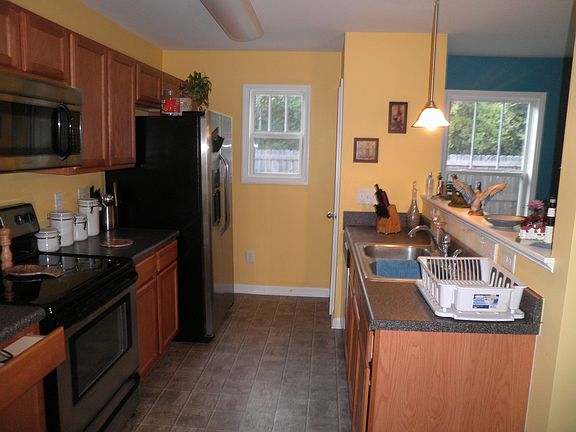 2nd image of 1327 Silver Dr