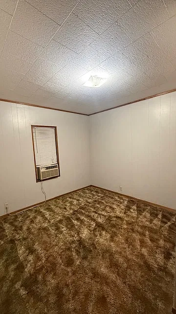 16 Bay Ave — Photo 3