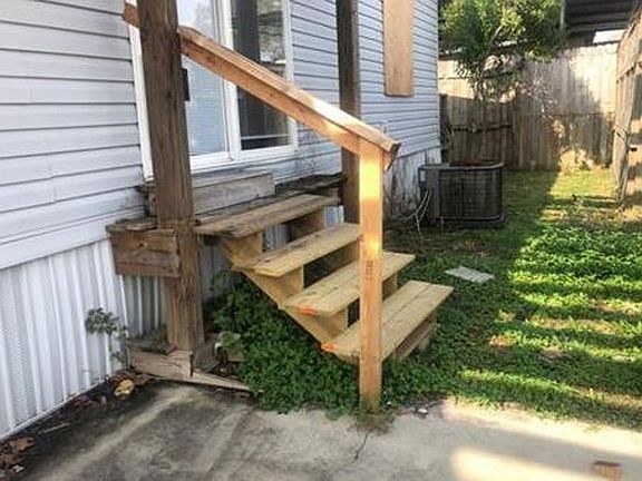 4th image of 20265 Daniel Ln