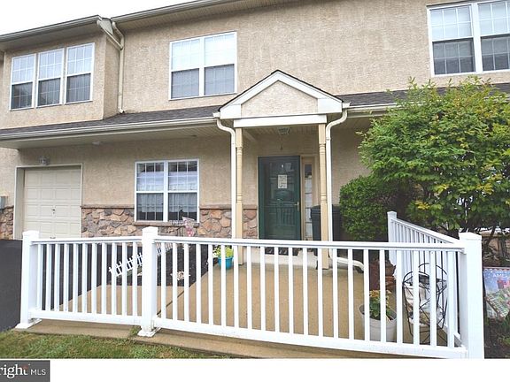 2nd image of 4 Stuart Dr