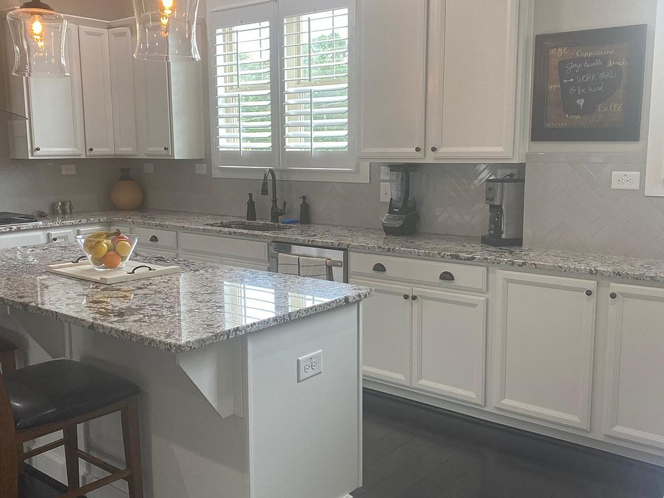 1st image of 105 Periwinkle Ln