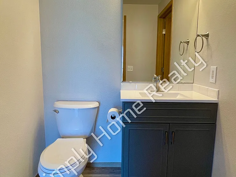 1446 Laredo Dr SE — Photo 13