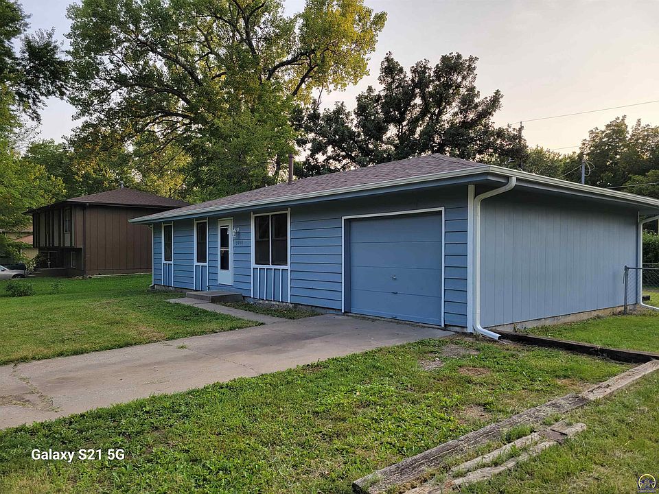 2nd image of 3201 SE Iowa Ave