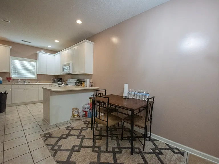 1432 S Donahue Dr — Photo 5