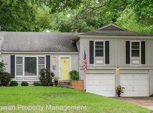 5902 W 75th Ter, Prairie Village, KS 66208