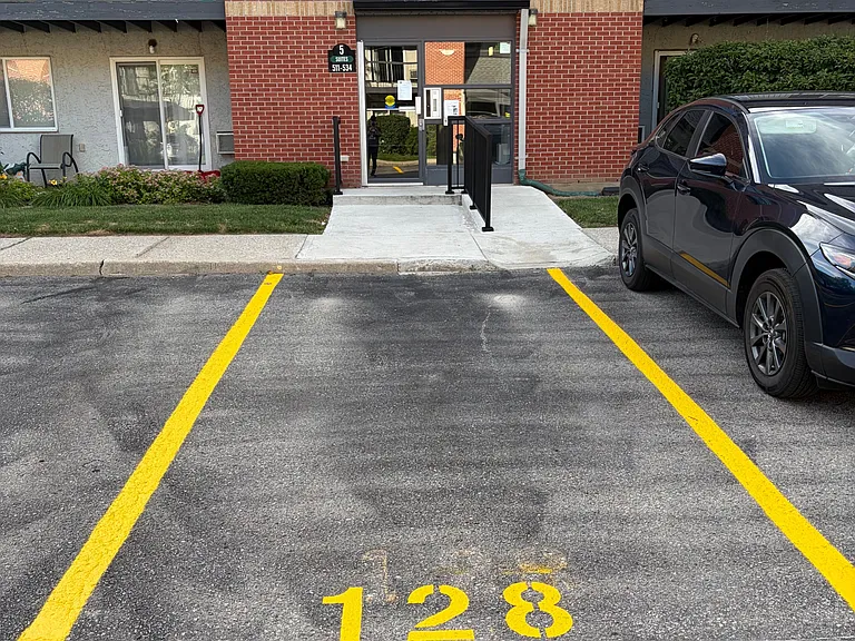 1450 Glen Abbey Gate #533 — Photo 3