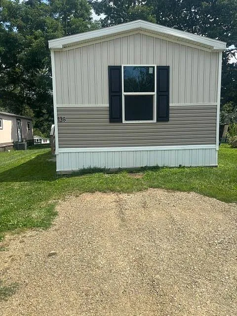 3 bed, 2.0 bath, 1012 sqft, $1,050 — Photo 1