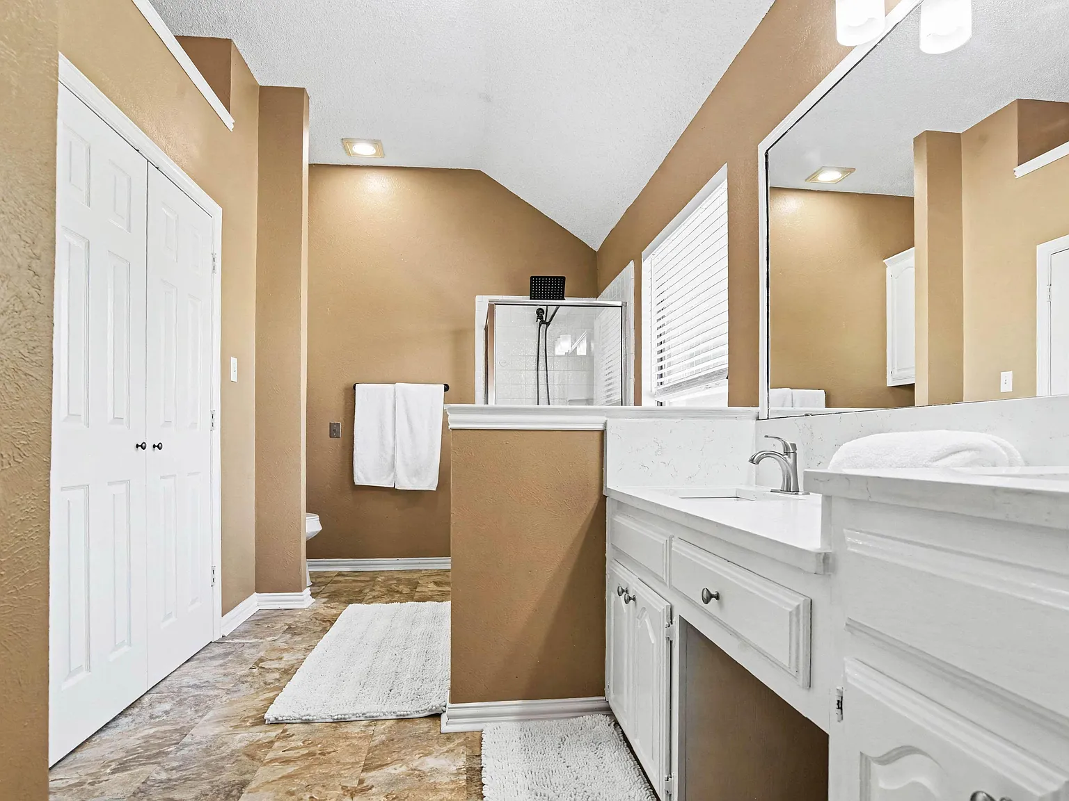 4 bed, 2.5 bath, 2709 sqft, $1,295 — Photo 4