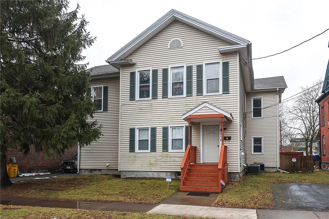 122 E Chemung Pl photo 1