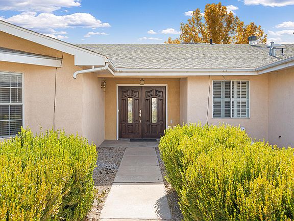 3rd image of 310 Camino Cuatro SW