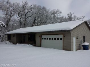 64 S Hilton Park Rd, Muskegon, MI 49442