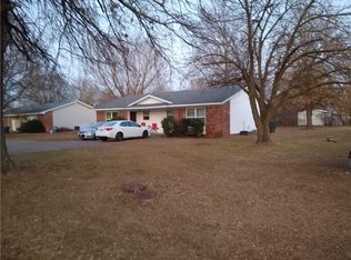2366 N Raven Ln, Fayetteville, AR 72704