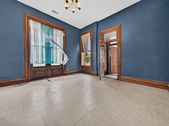 12th image of 1012 E Broadway St
