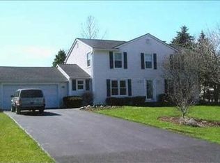 3 Locke Dr, Pittsford, NY 14534