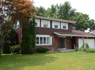 5325 Spicebush Ln, Madison, WI 53714