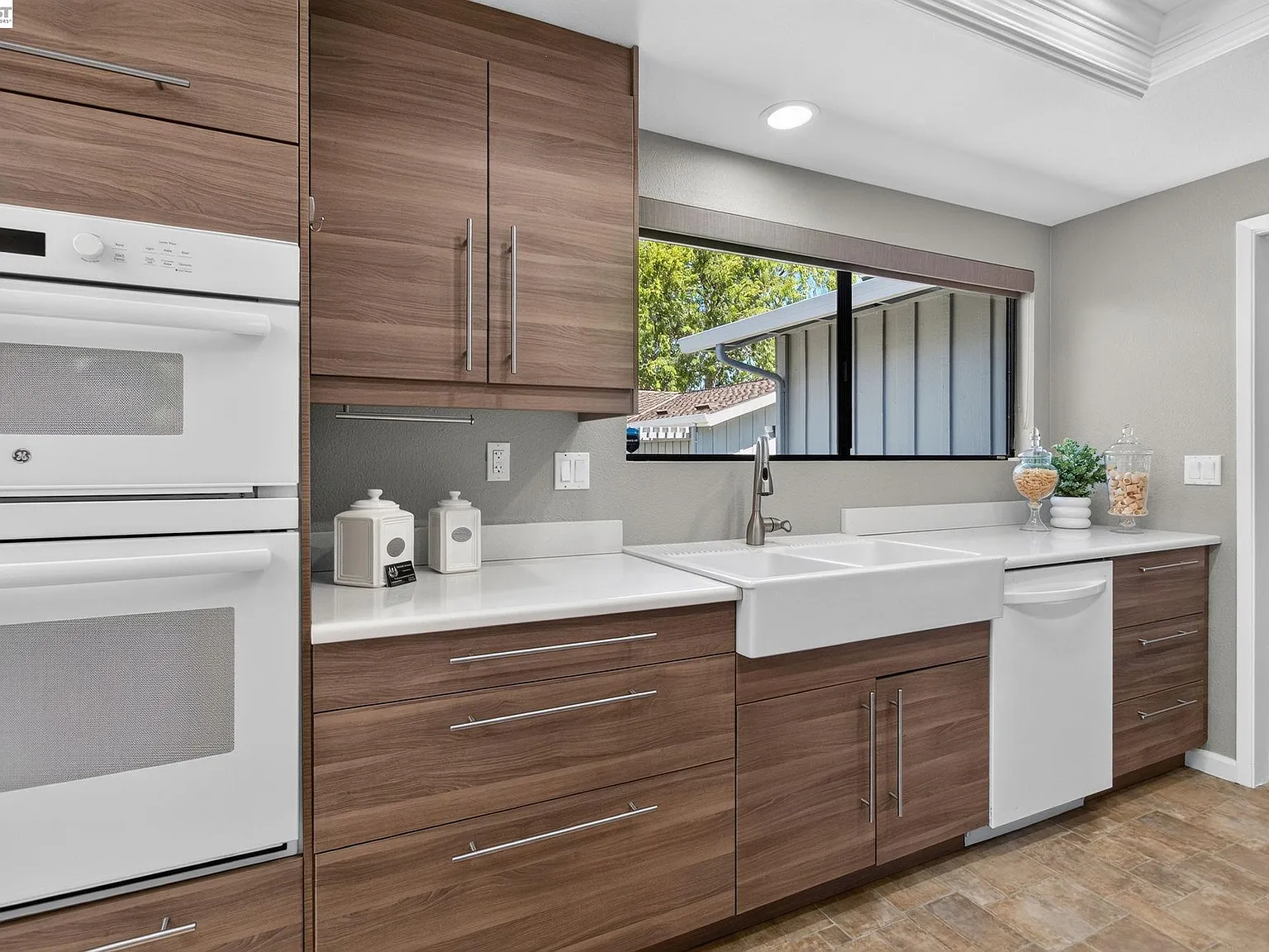 2 bed, 1458 sqft, $4,000 — Photo 4