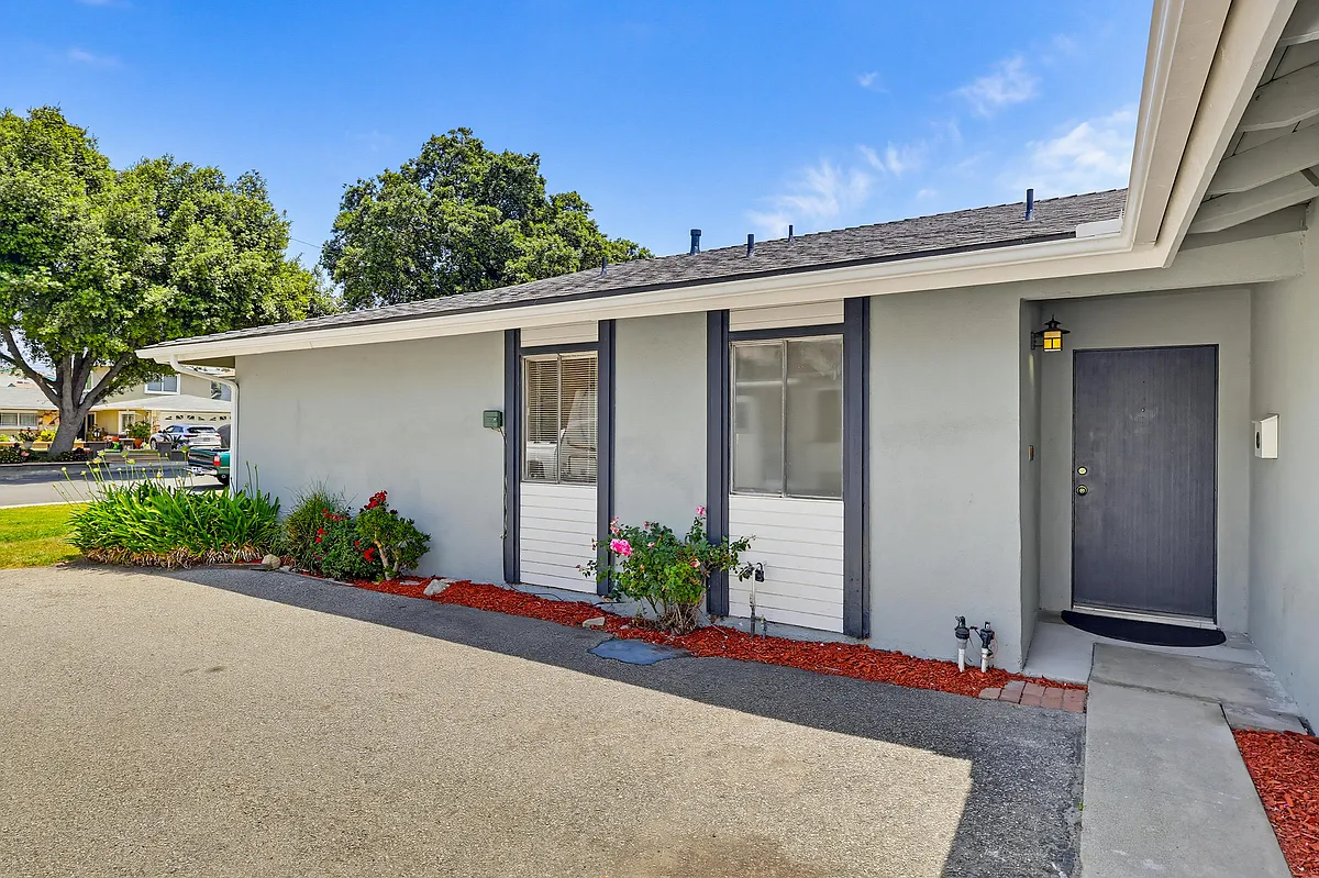 Building Photo - 2574 Hanawalt St