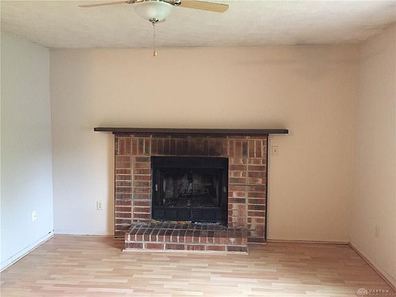 4th image of 1553-555 Brookfield Ln