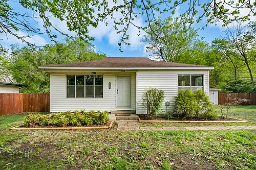 2228 W Wedington Dr Photo 1