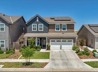 859 Windmill Ave, Clovis, CA 93619