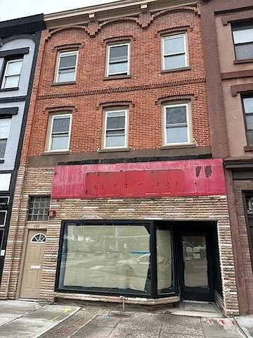 602 Washington St #2 — Photo 8