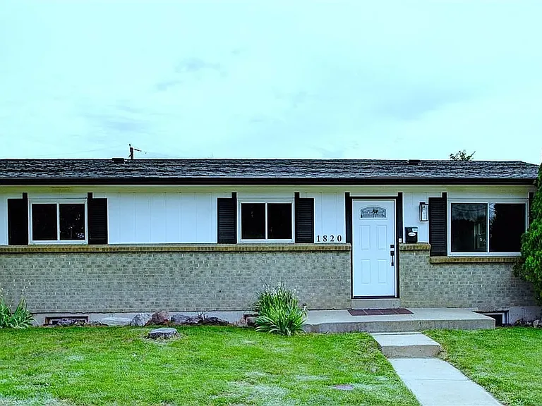 1820 W Jewell Ave — Photo 1
